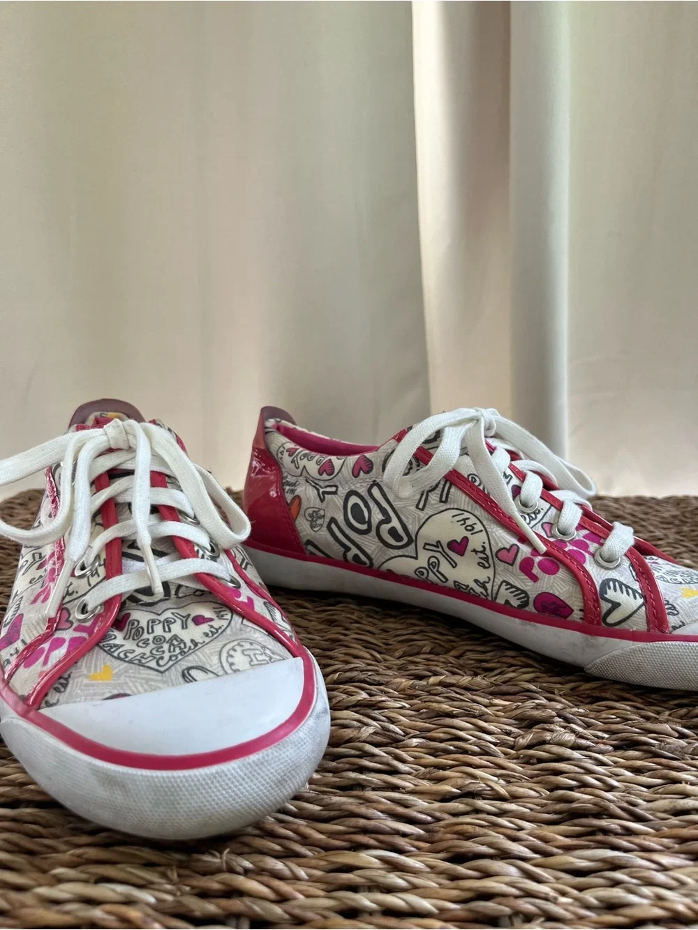 🌺 Women’s Y2K Coach Barrett ‘Poppy Grafitti Heart’ Sneakers